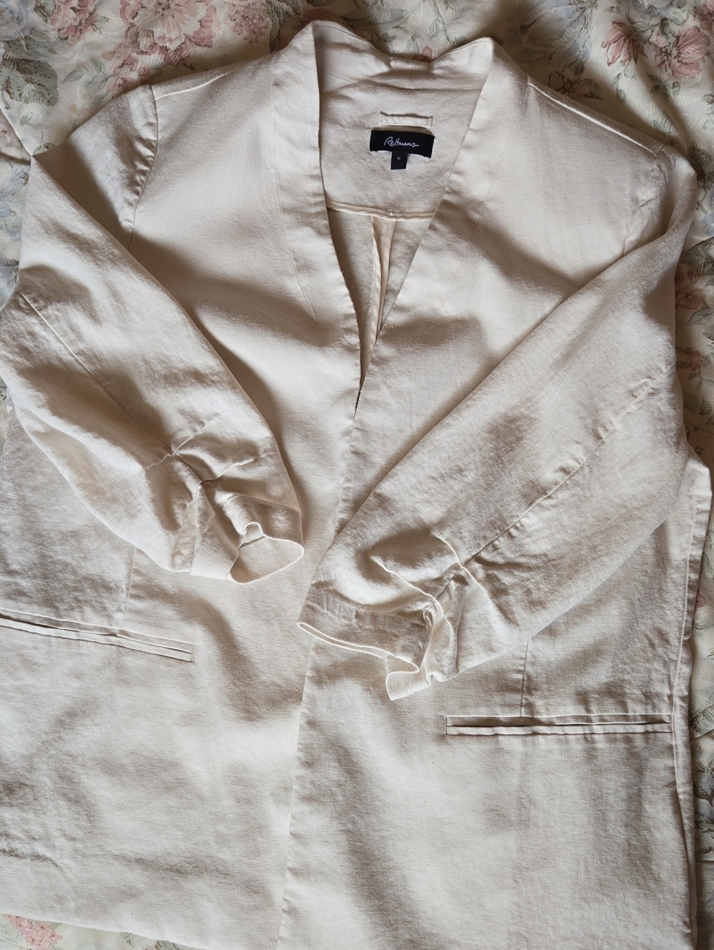 Reitmans Linen‑Blend Blazer – Size 16 – Light Beige – Minimalist Layering